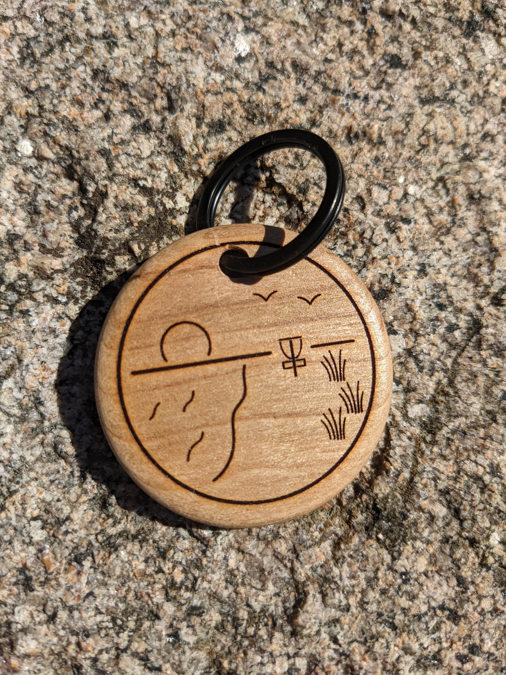 wooden disc golf keychain - beach